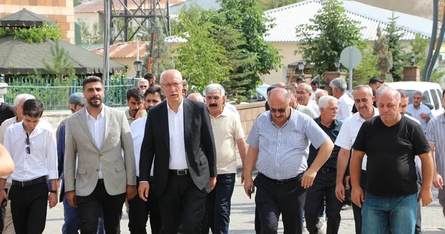 AK Parti Bingöl Milletvekilli Feyzi Berdibek Karlıova yı ziyaret etti Bingöl Haberleri