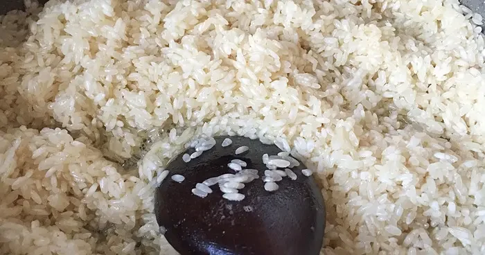 Severek tüketiliyor ama dikkat! Pilavlardaki ölümcül tehlike: Bu şekilde tüketmeyin!