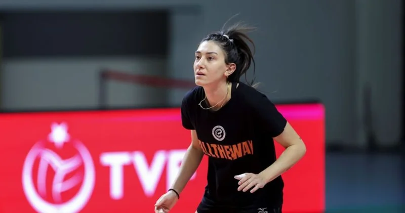 Yaprak Erkek, 3 yıl daha Eczacıbaşı nda Voleybol Haberleri