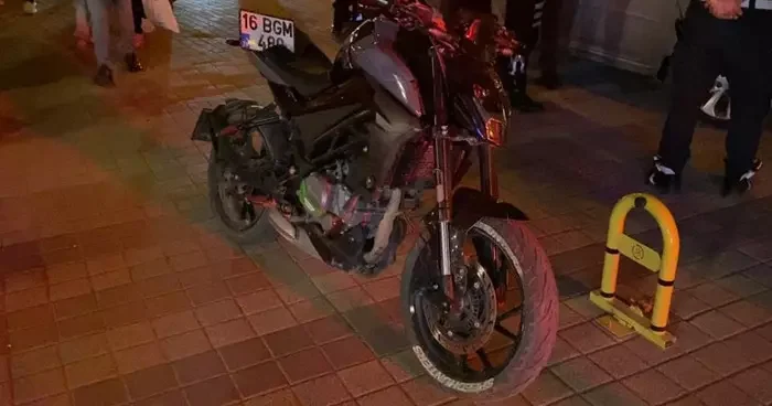Polisi peşine takan motosikletli, kaza yapınca yakalandı