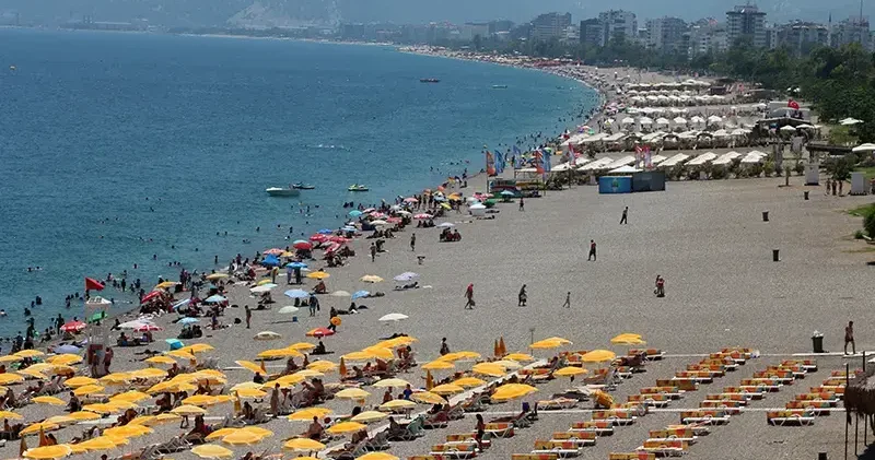 Güneş ışınlarının prizma etkisi ciltte renk değişimine yol açıyor
