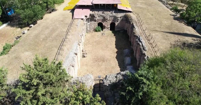 Arkeolojik kazılarda ortaya çıkarıldı; İstanbul da binaların arasında saklı tarih