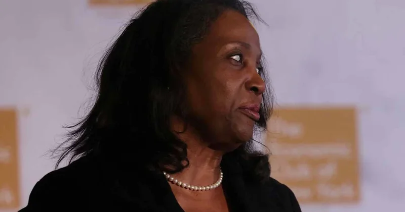 Trump, FED Yönetim Kurulu Üyesi Lisa Cook u görevden aldı: Lisa Cook kimdir, neden görevden alındı? Sözcü Gazetesi