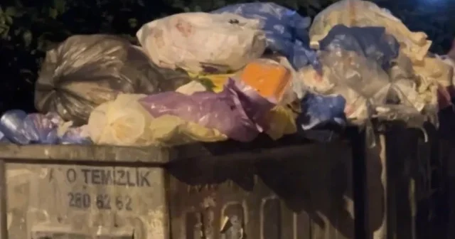 CHP nin belediyecilik anlayışı yine şaşırtmadı: Kartal sokaklarında çöp yığınları oluştu VİDEO İZLE
