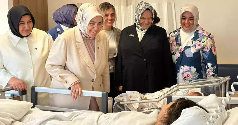 AK Parti Kadın Kolları ndan, emziren annelere ziyaret