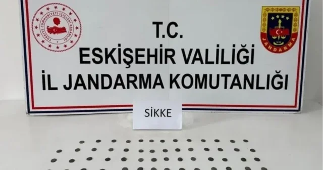Tarihi eser kaçakçısı çantasındaki sikkelerle yakalandı Eskişehir Haberleri