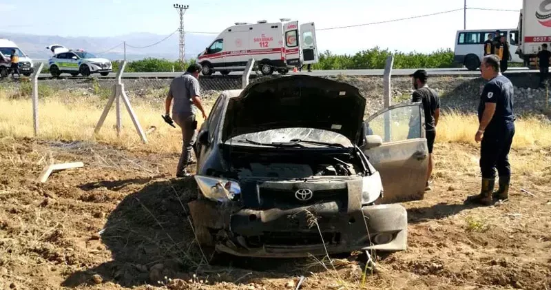 Malatya da otomobil devrildi; emniyet müdür yardımcısı ile ailesi yaralı