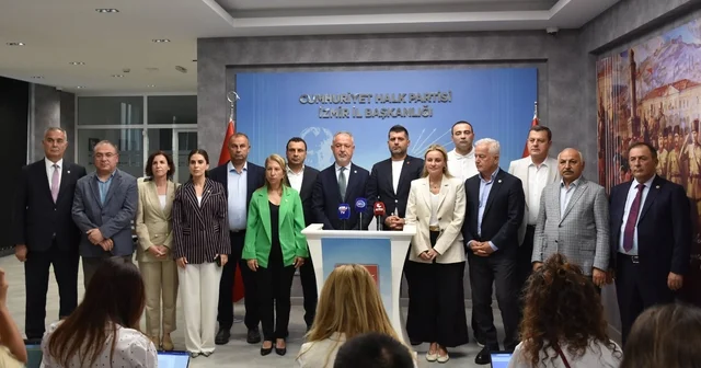 CHP milletvekilleri, İzmir de gazetecilerle bir araya geldi İzmir Haberleri