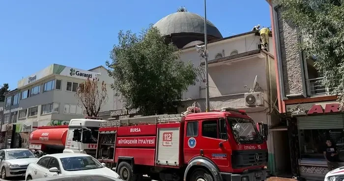 Camide korkutan yangın