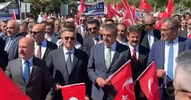 Bakan Tekin: 65 bin okulumuzda internet var derslik başına öğrenci sayısı 20’nin altında VİDEO İZLE