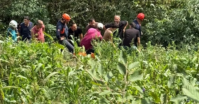 Kamyonet, uçurumdan dere yatağına yuvarlandı: 1 ölü 1 yaralı Giresun Haberleri