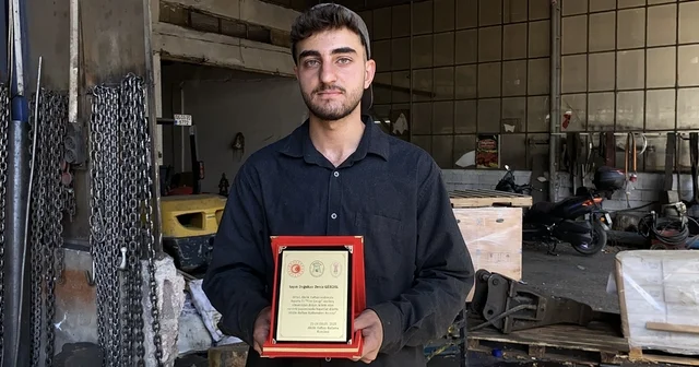 Isparta da ilin çırağı na plaket verildi Isparta Haberleri