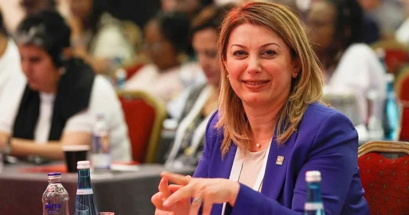 CHP Osmaniye Kadın Kolları Başkanı Deniz Özener, görevinden istifa etti