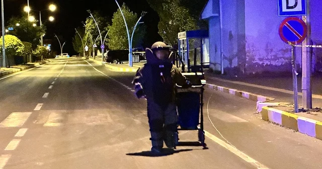 Tunceli de otobüs durağındaki şüpheli çanta fünye ile patlatıldı Tunceli Haberleri