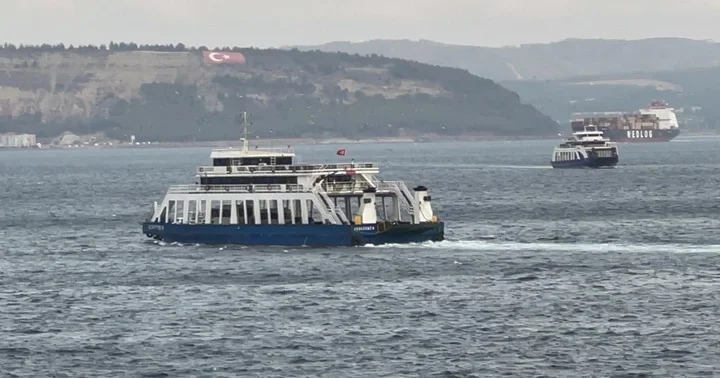Deniz ulaşımına fırtına engeli! Gökçeada feribot seferleri iptal edildi