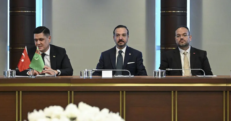 Kürşad Zorlu: Türkiye, Türk dünyası yüzyılı için bütün gayreti ortaya koyacak