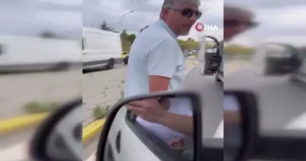 Servis şoföründen sürücüye tehdit: ‘Barındırır mıyım seni bu memlekette?’