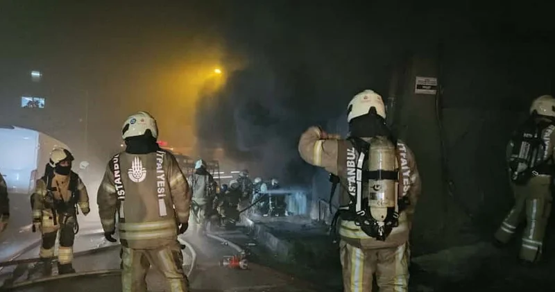 Kağıthane’de 5 katlı bina alevlere teslim oldu