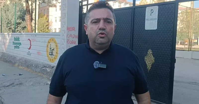Lise önünde birbirlerine kurşun yağdırdılar