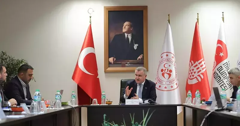 Bakan Bak İstanbul’da HDK toplantısına başkanlık etti