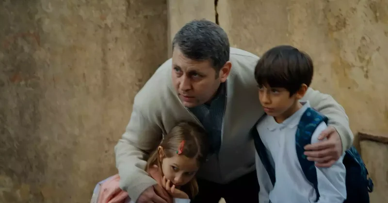 Arka Sokaklar’dan gündemi yakalayan sahne