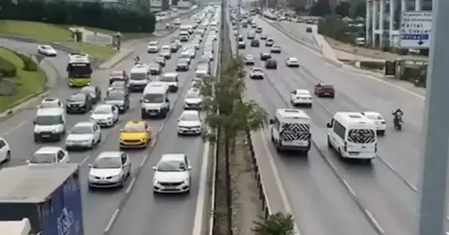 Trafik neden yoğunlaştı? İstanbul da trafik sebebi nedir? VİDEO İZLE