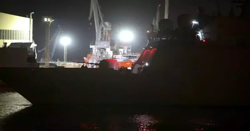 Savaş gemisi Gazze ye doğru yola çıktı! İlk kareler