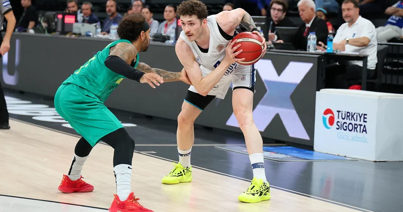 Anadolu Efes, Basketbol Süper Ligi ne galibiyetle başladı