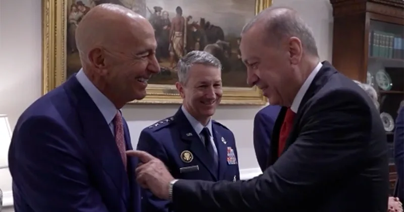 Cumhurbaşkanı Erdoğan ve ABD’li Temsilci Barrack arasında kravat diyaloğu: Türkiye den vereceğim