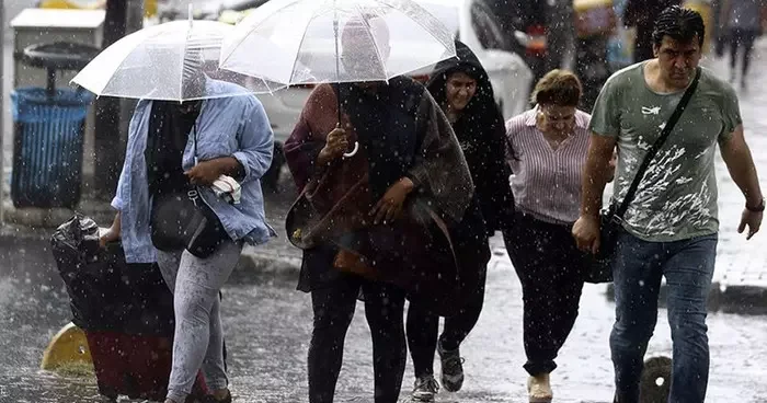 İstanbul alarmda: Sağanak yağış uyarısı! Marmara Bölgesi genelinde hava durumu değişiyor