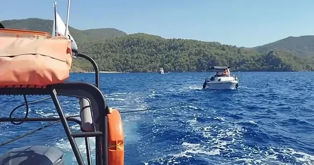 Bakırköy açıklarında sürüklenen tekne kurtarıldı Gündem Haberleri