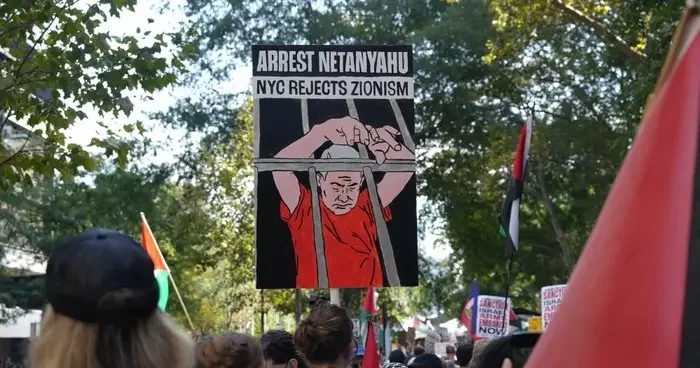 New York ta binlerce kişi Netanyahu yu protesto etmek için sokaklara döküldü