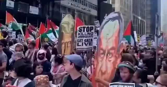 Times Meydanı nda toplanan yüzler Netanyahu’yu protesto etti VİDEO İZLE