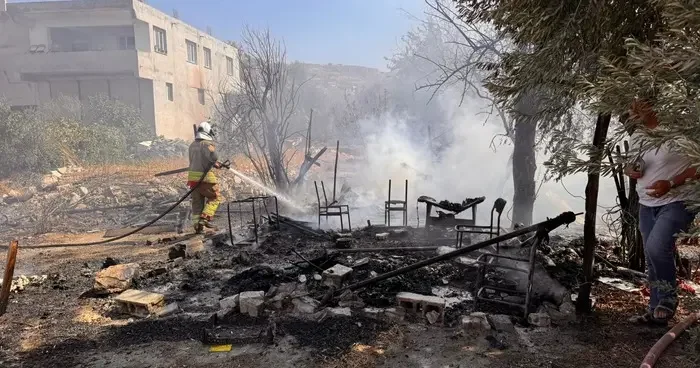 Hatay da bahçeden eve sıçrayan yangın söndürüldü