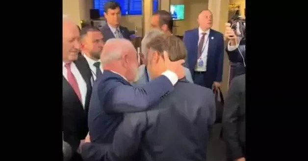 BM toplantısında ilginç anlar: Brezilya Başbakanı Lula, Macron’u ensesinden tuttu