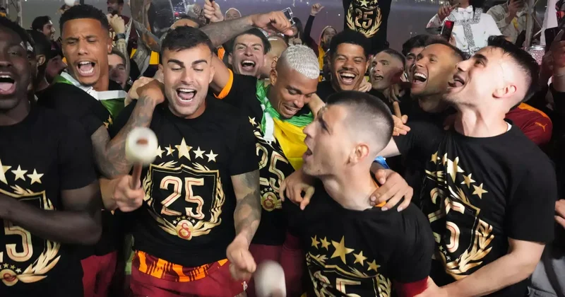 Galatasaray ın yıldızı bıçak altına yattı: Ameliyat sonrası ilk açıklama