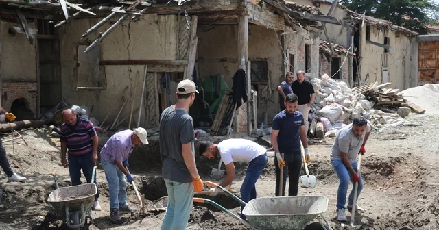 Tokat ta mozaik bulunan alanda kazı çalışması başlatıldı Tokat Haberleri