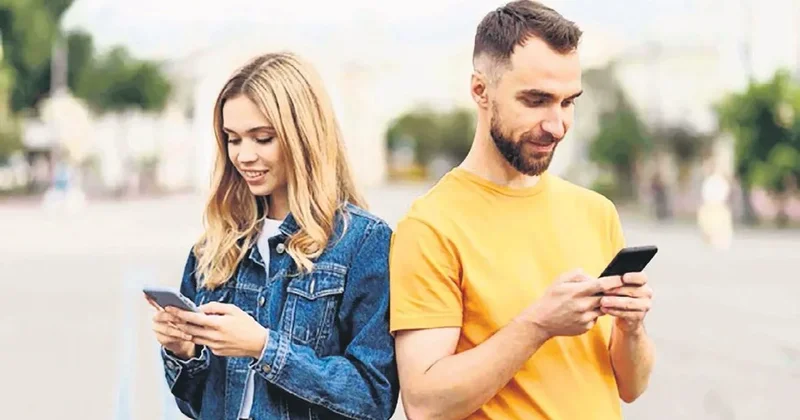 Cep telefonuna bakmak boyna 30 kilo yük bindiriyor