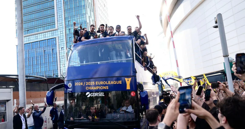 Avrupa nın en büyüğü Fenerbahçe Beko şampiyonluğunu kutluyor! Basketbol Haberleri