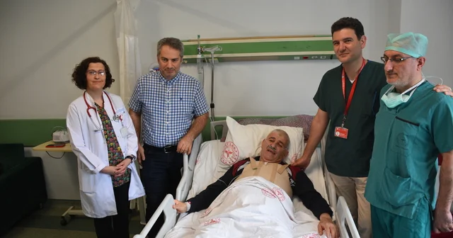 Samsun da çift taraflı şah damarı tıkanıklığı olan hastaya açık kalp ameliyatı yapıldı Samsun Haberleri