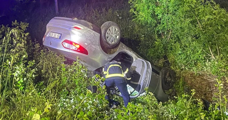 80 yaşındaki sürücünün otomobili tarlaya devrildi