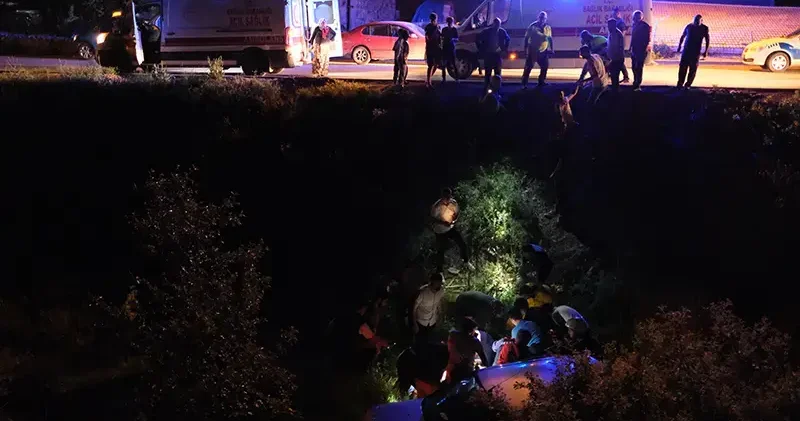 Kayseri de otomobil, dere yatağına düştü; 5 yaralı