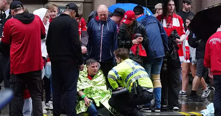 Liverpool un şampiyonluk kutlamalarında araçlı saldırı dehşeti: Yetkililer saldırganın kimliğine dair bilgi verdi