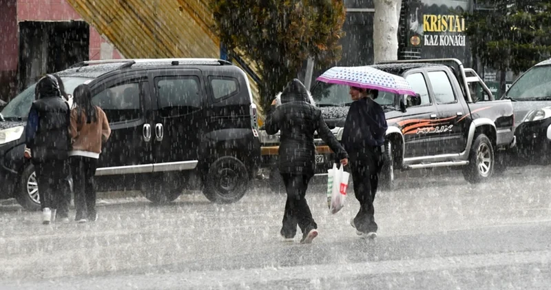 Meteoroloji den bazı iller için kuvvetli sağanak uyarısı Güncel haberler