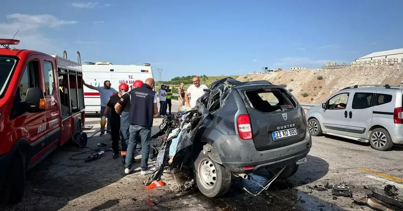 Elazığ’da otomobil ile tır çarpıştı: 1 ölü, 2 ağır yaralı