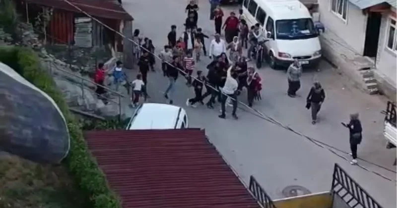 Tuğla ve yumruklarla birbirlerine saldırdılar