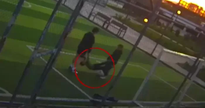 Oyun kabusa döndü! Küçük çocuğu top gibi fırlattılar: Beyin kanaması geçirdi