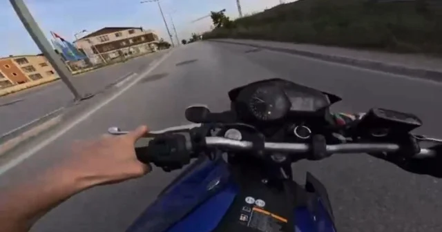 Motosiklet sürücüsü drift atarken kaza yaptı Hayat Haberleri
