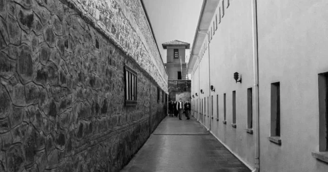 Cezaevi müdürü cinayetine karışan şahıs silahlı saldırıda hayatını kaybetti Gündem Haberleri