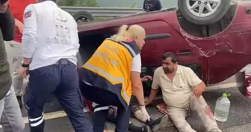 Otomobil takla attı, aynı aileden 3 kişi yaralandı